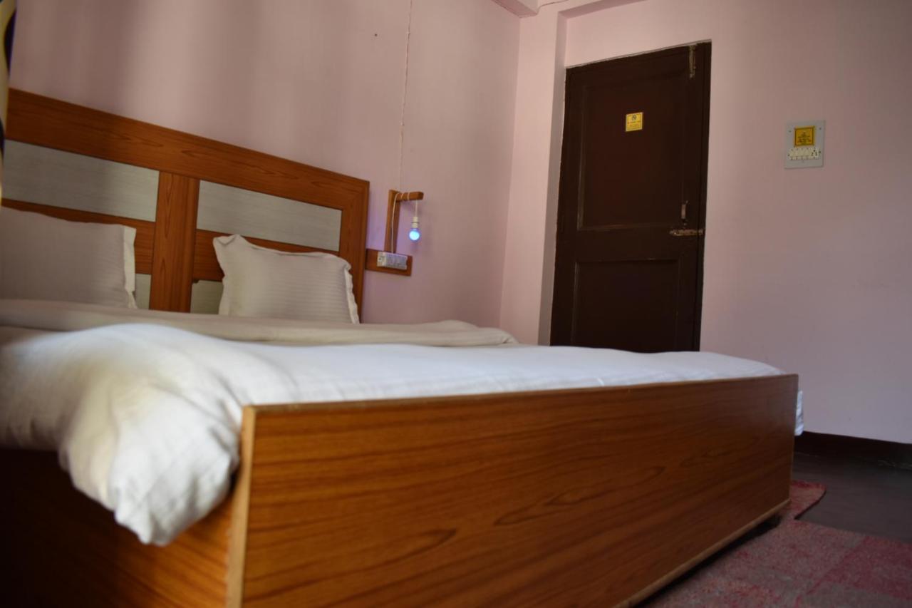 Hostel Who Needs Map Mcleodganj McLeod Ganj Bagian luar foto